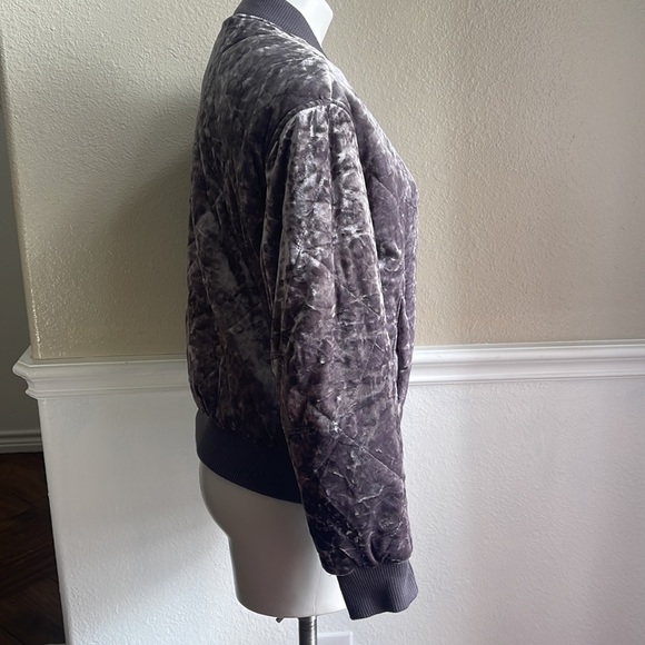 grey quilted velvet bomber jacket size M - Picture 2 of 4